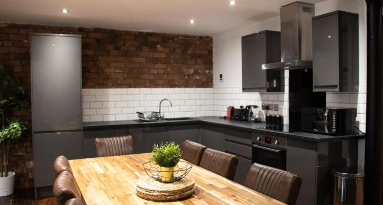 27 Stanley Street Aparthotel By Ustay Ливерпуль Экстерьер фото