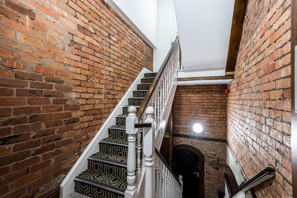 27 Stanley Street Aparthotel By Ustay Ливерпуль Экстерьер фото